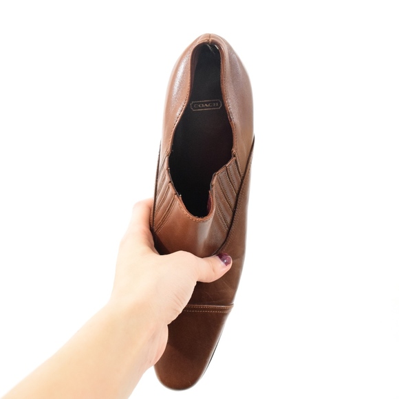 ❌SOLD❌Coach Saddle Brown Leather Ankle Booties - Picture 4 of 8